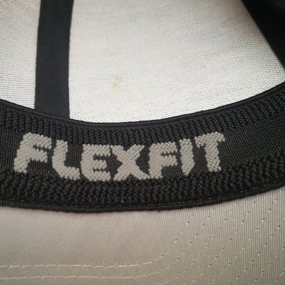 2 / $30.00 - Flex Fit Yupoong Unisex Black Size Large/XL Baseball Hat - Picture 4 of 5